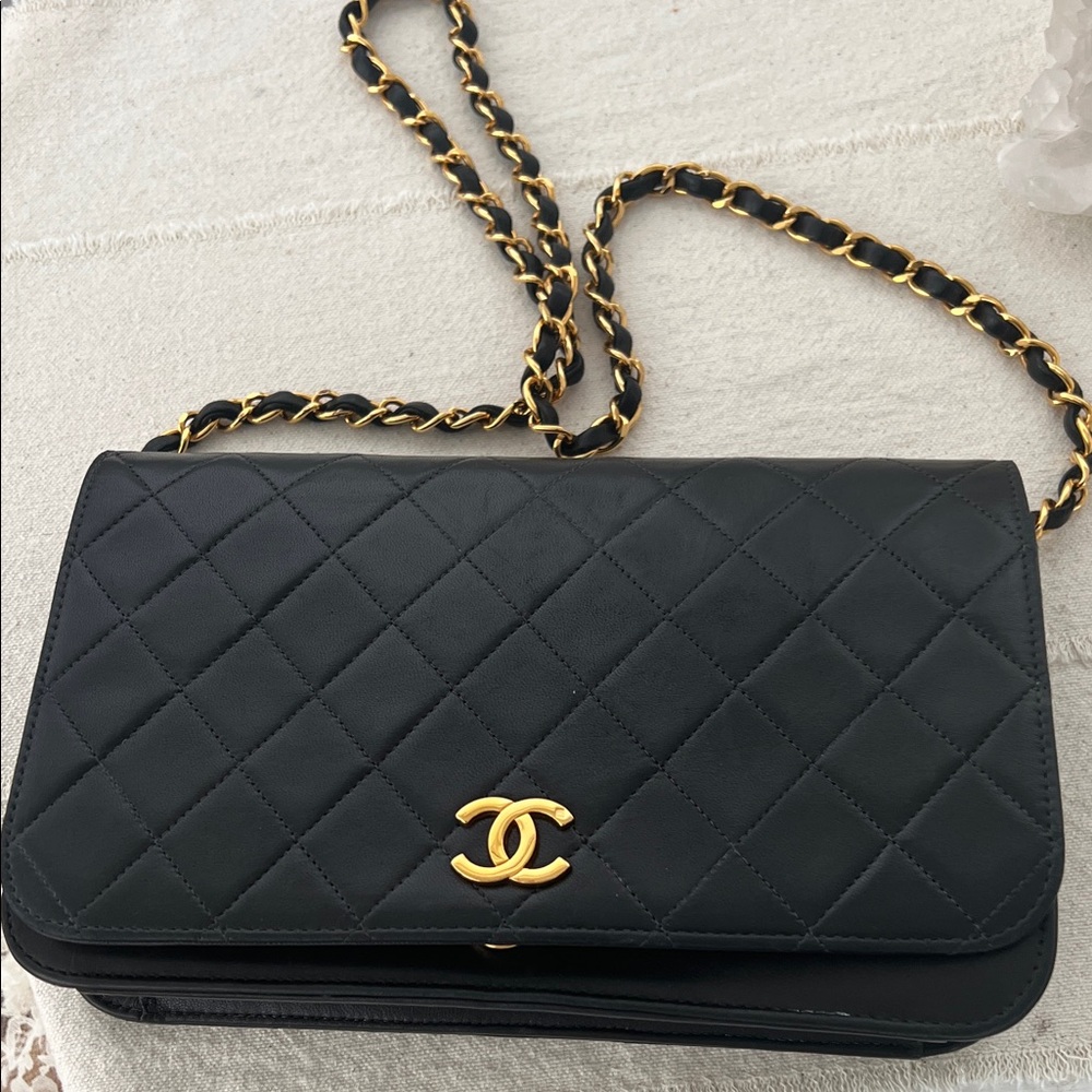 Chanel Black Quilted Crossbody Bag with Gold Chain